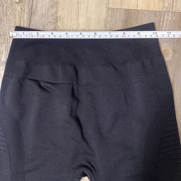 Alphalete Ozone Women’s Workout Leggings Black - Picture 12 of 14